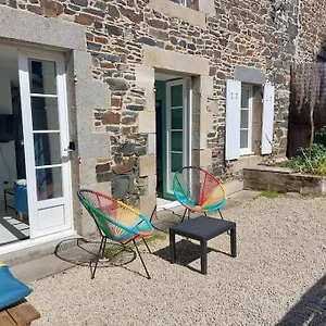 Plain Pied, 200m Du Port, 2 Appartement
