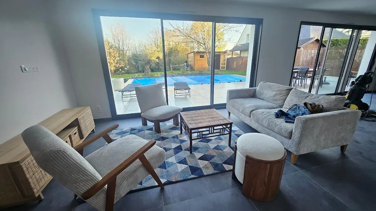 La Villa Magnolia Beachfront With Pool Binic